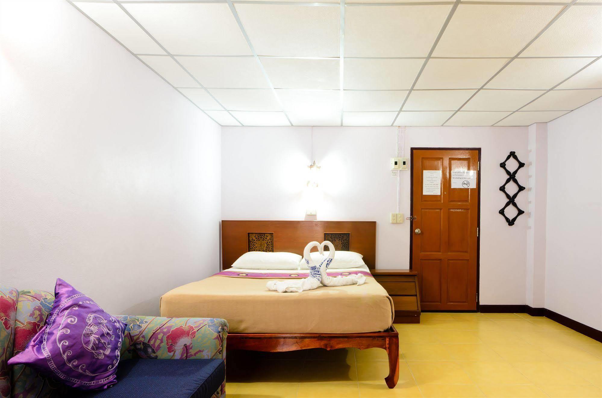 Sananwan Beach B&B Bangszaphannoj Kültér fotó