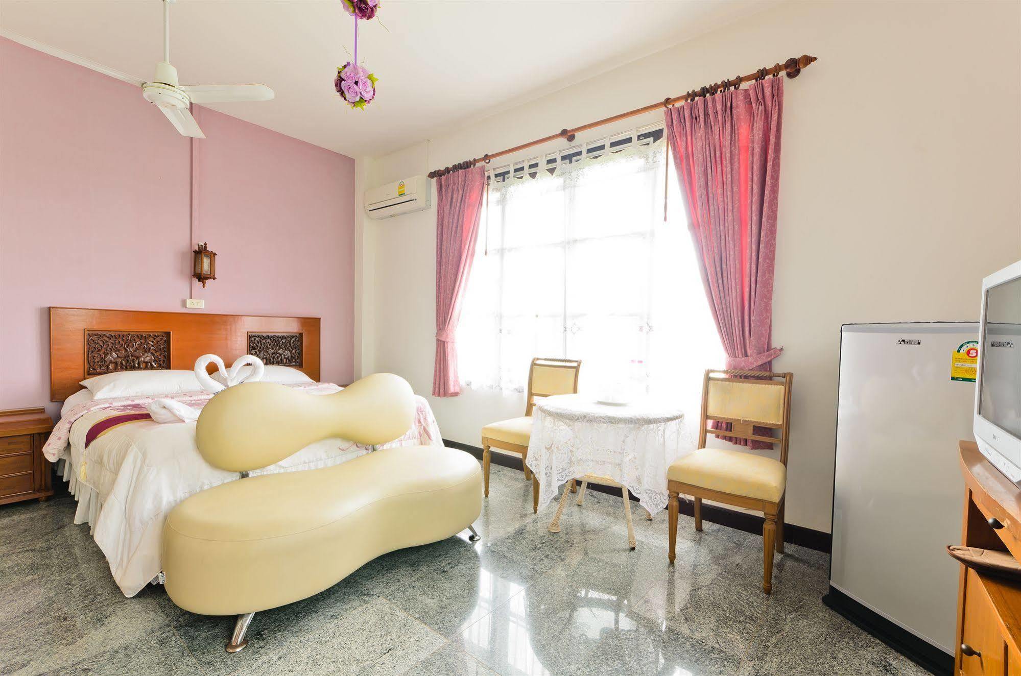 Sananwan Beach B&B Bangszaphannoj Kültér fotó