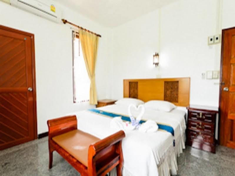 Sananwan Beach B&B Bangszaphannoj Kültér fotó